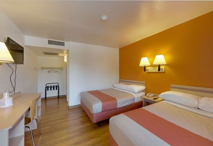 디럭스 룸, Motel 6 Weed  Mount Shasta