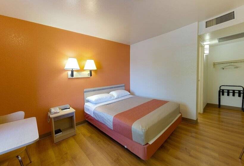 디럭스 룸, Motel 6 Weed  Mount Shasta
