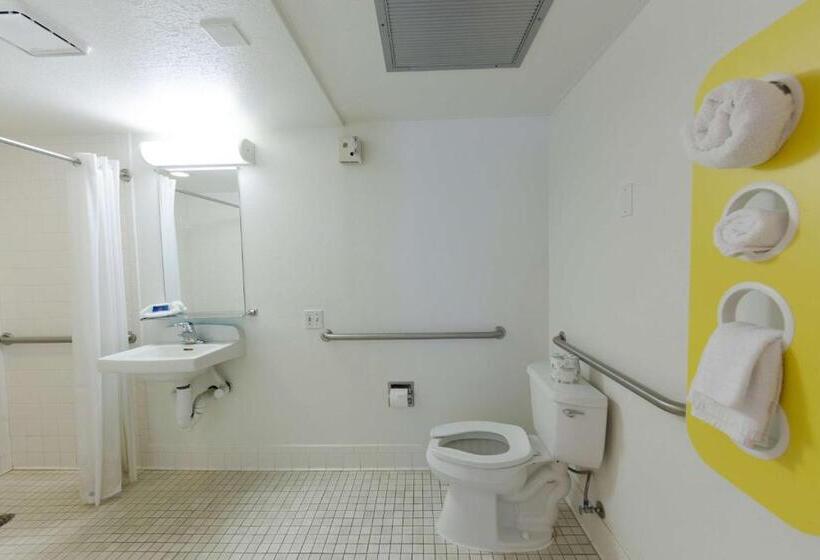 장애인을 위한 스탠다드 룸, Motel 6 Weed  Mount Shasta