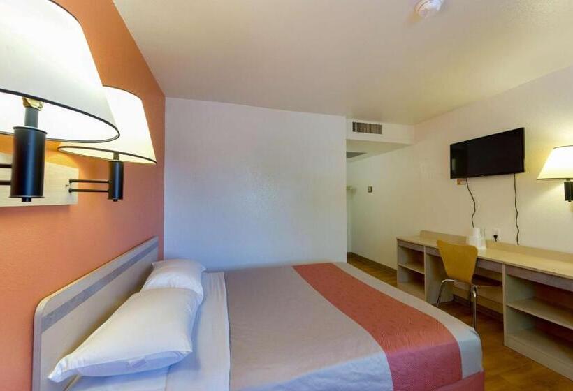 장애인을 위한 스탠다드 룸, Motel 6 Weed  Mount Shasta