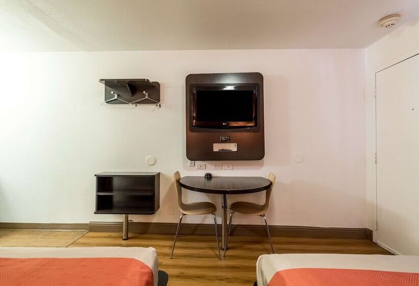 Номер Стандарт 2 Двуспальные Кровати, Motel 6garland, Tx  Dallas