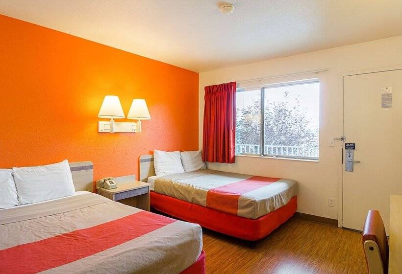 Номер Deluxe, Motel 6 Laramie, Wy