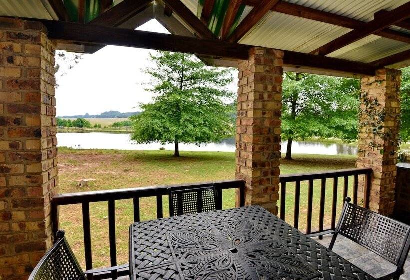 کلبه ییلاقی, Dunkeld Country & Equestrian Estate