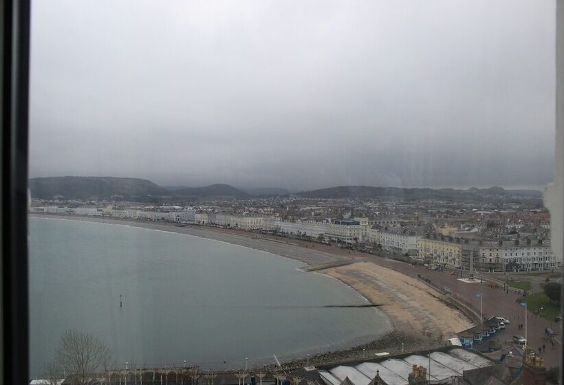 Номер Стандарт Вид на Море, Headlands