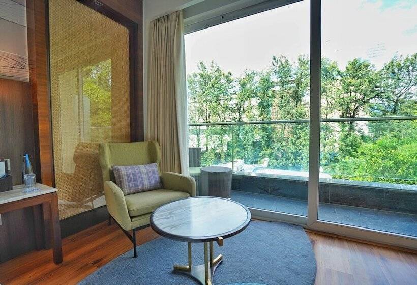 标准间带阳台, Hyatt Centric Rajpur Road Dehradun