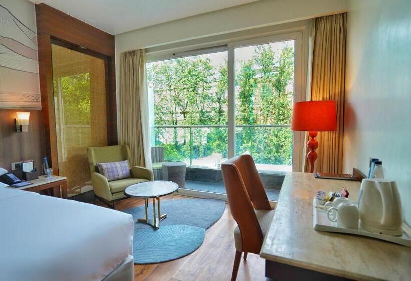 标准间带阳台, Hyatt Centric Rajpur Road Dehradun
