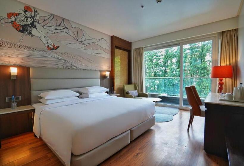 带大床的标准间, Hyatt Centric Rajpur Road Dehradun