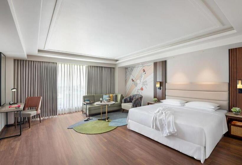 带大床的行政房间, Hyatt Centric Rajpur Road Dehradun