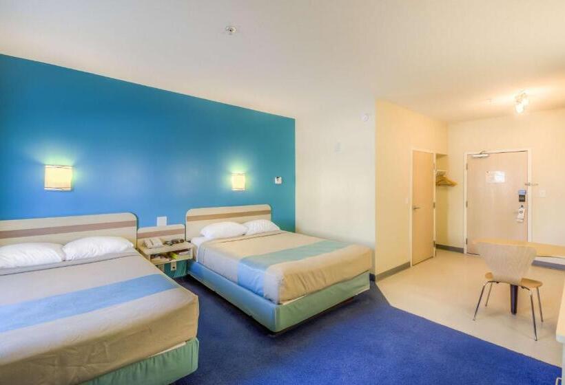 デラックスルーム, Motel 6estevan, Sk