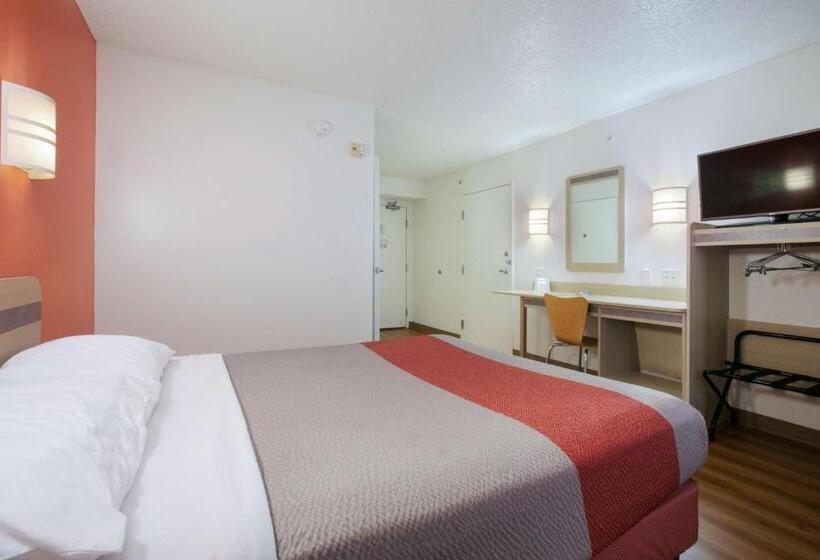Номер Deluxe, Motel 6brooklyn Center, Mn  Minneapolis