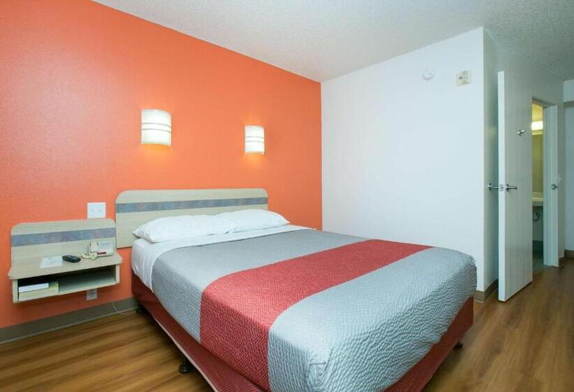 Номер Deluxe, Motel 6brooklyn Center, Mn  Minneapolis