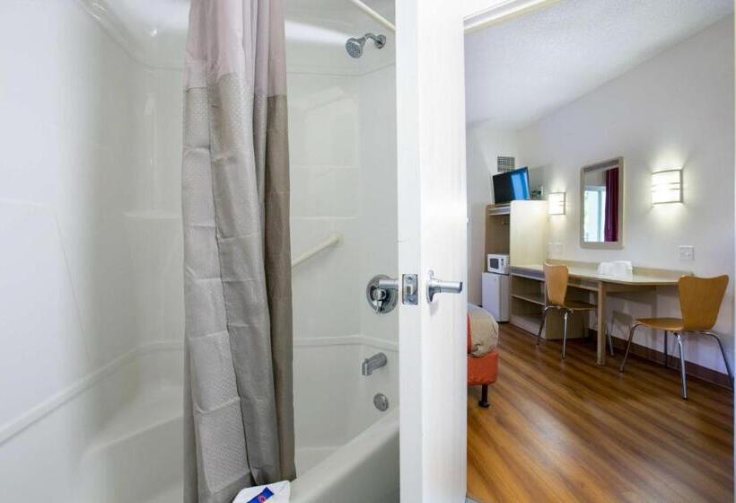 Четырехместный Номер Deluxe, Motel 6brooklyn Center, Mn  Minneapolis