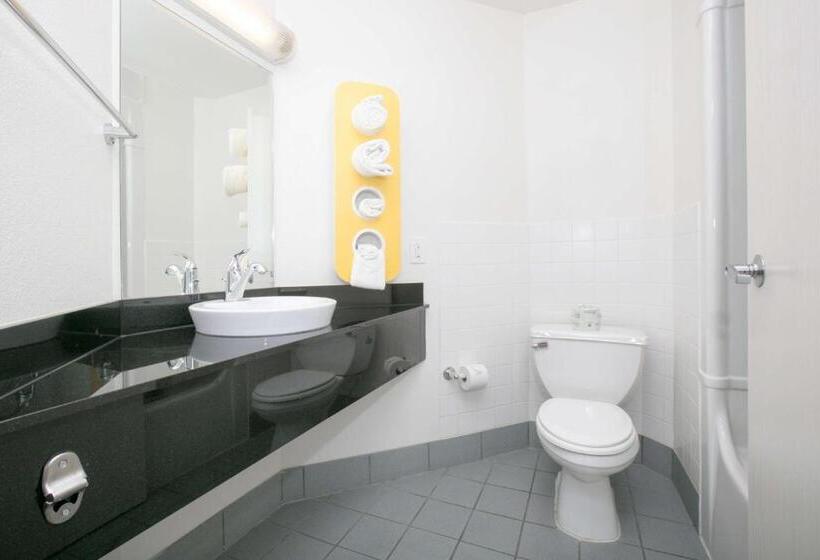 Номер Deluxe, Motel 6brooklyn Center, Mn  Minneapolis