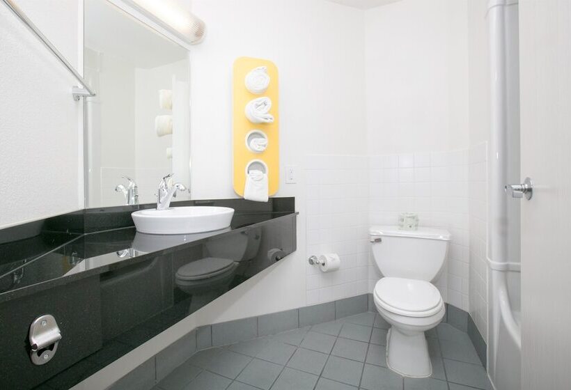Номер Deluxe, Motel 6brooklyn Center, Mn  Minneapolis