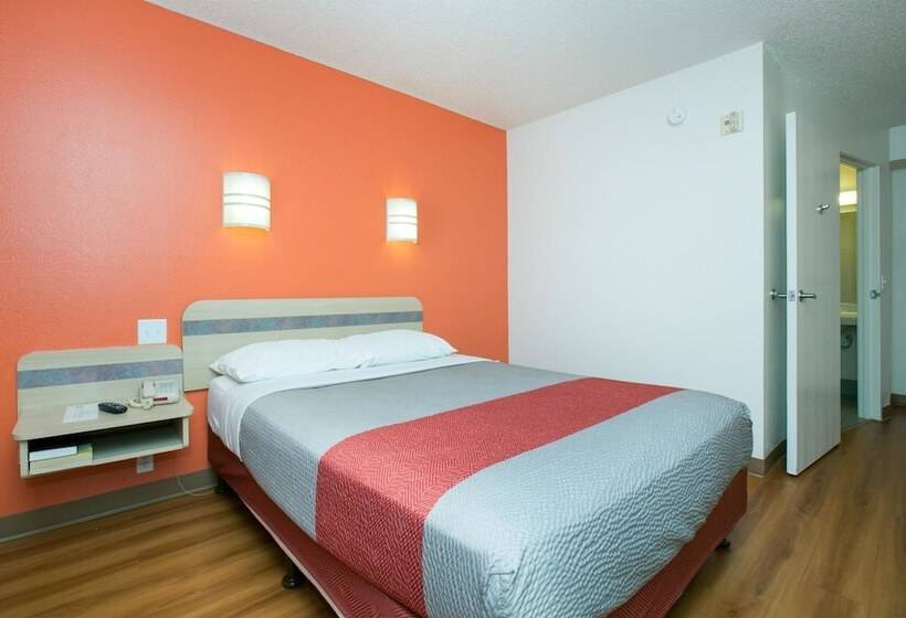 Номер Deluxe, Motel 6brooklyn Center, Mn  Minneapolis