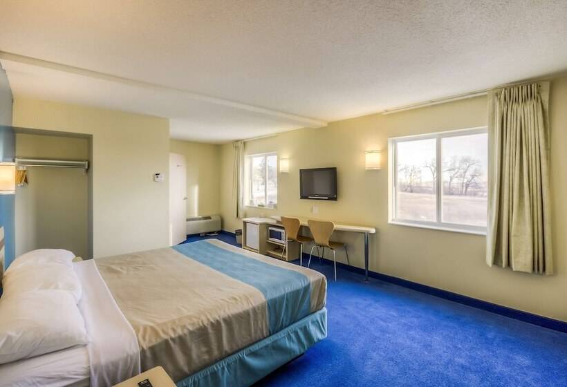障害者適応デラックスルーム, Motel 6estevan, Sk