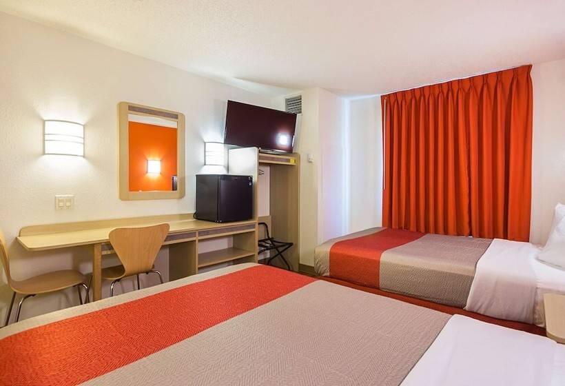 带2个双人床的标准工作室, Motel 6whitby, On  Toronto East