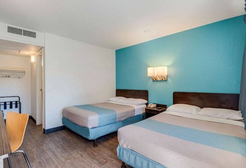 ２ダブルベッドのスタンダードルーム, Motel 6winnemucca, Nv