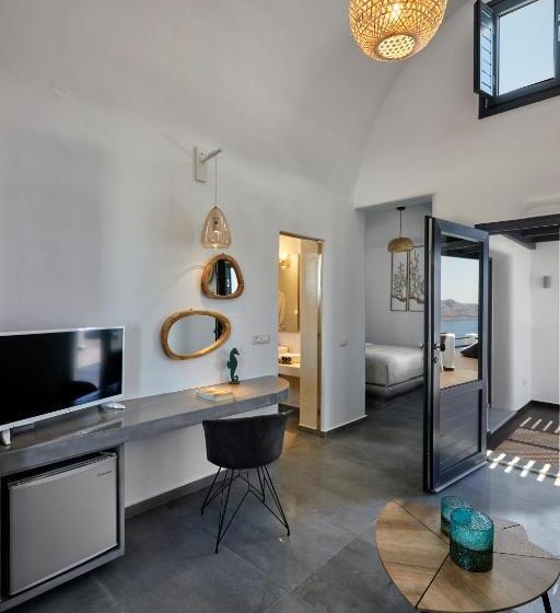 Suite con Hidromasaje, Oia Suites