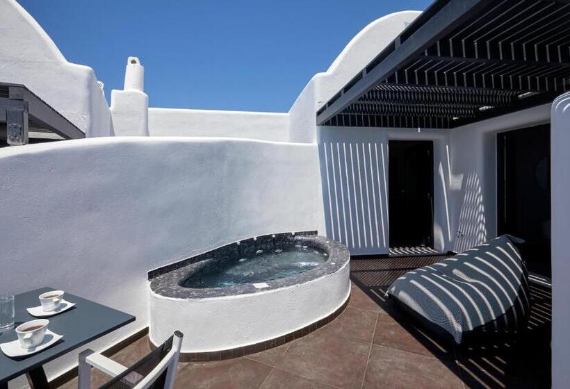 Suite con Hidromasaje, Oia Suites