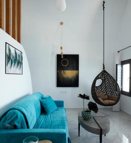 Suite con Hidromasaje, Oia Suites