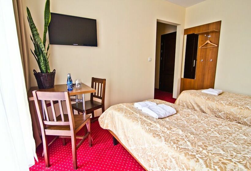 اتاق استاندارد سه نفره, Versal Aparthotel Airport Modlin