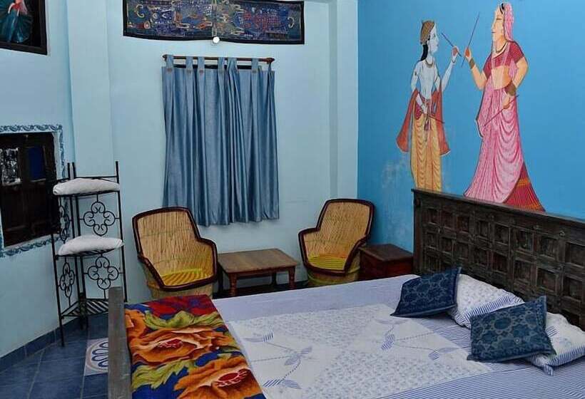 Quarto Deluxe, Hare Krishna Guest House