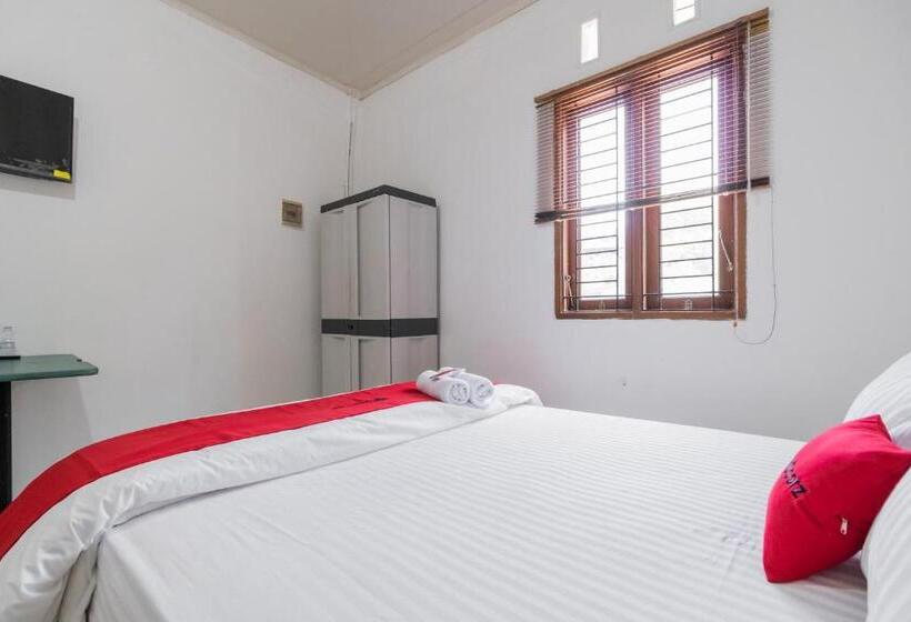 Номер Стандарт, Reddoorz Near Terminal Bubulak Bogor