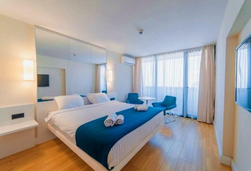 استودیوی استاندارد با چشم‌انداز دریا, Apartments Orbi City Sea View