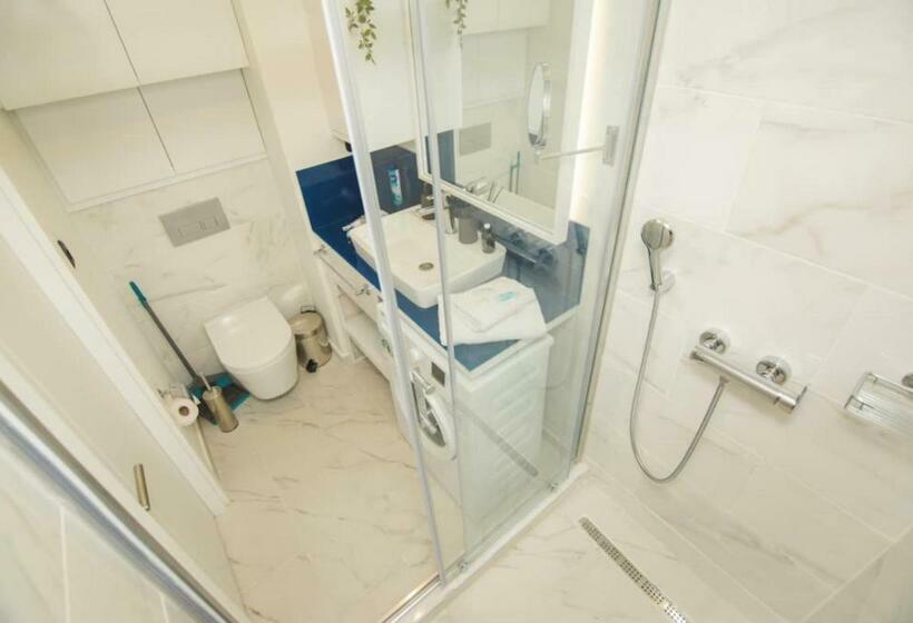 استودیوی استاندارد با چشم‌انداز دریا, Apartments Orbi City Sea View
