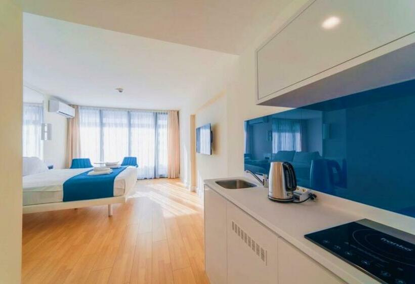 استودیوی استاندارد با چشم‌انداز دریا, Apartments Orbi City Sea View