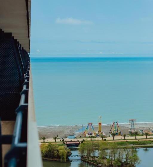 استودیوی استاندارد با چشم‌انداز دریا, Apartments Orbi City Sea View