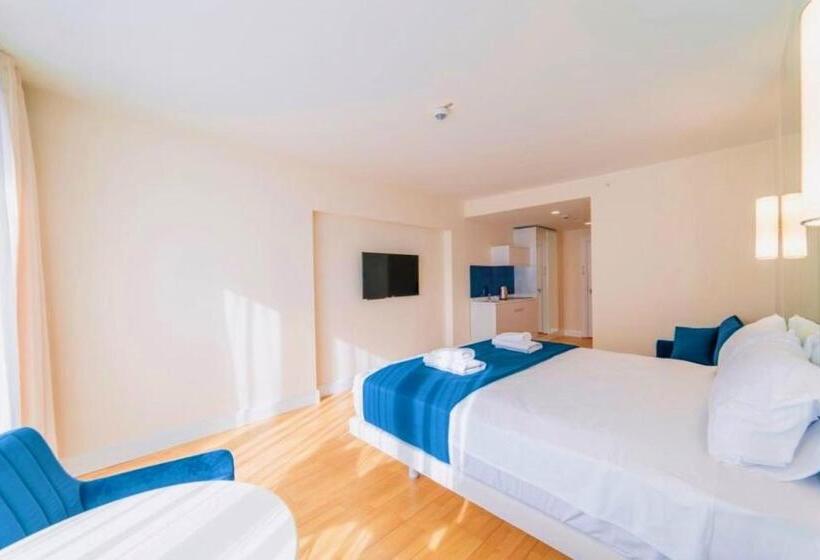 استودیوی استاندارد با چشم‌انداز دریا, Apartments Orbi City Sea View