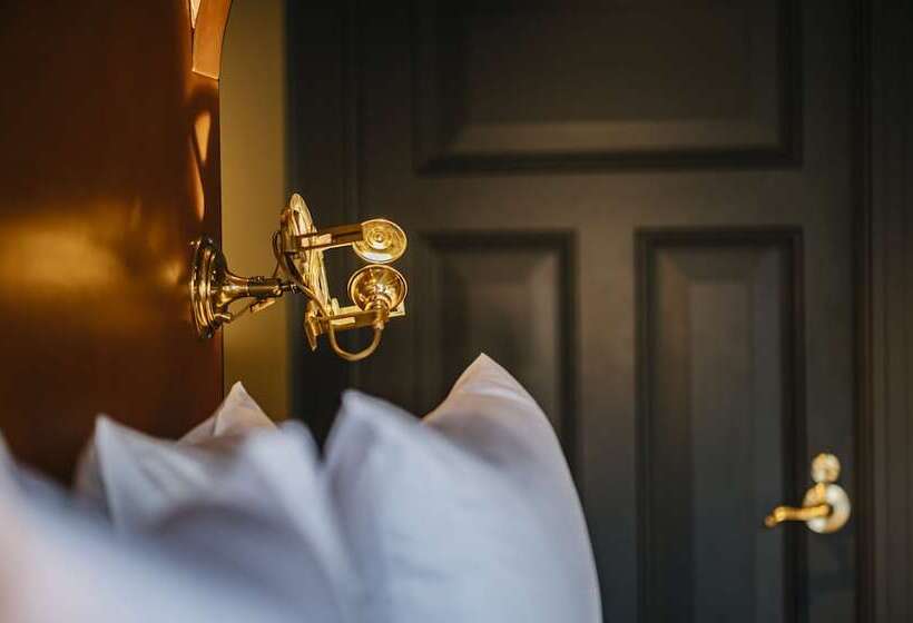 اتاق لوکس, Boutique Hotel The Noblemen