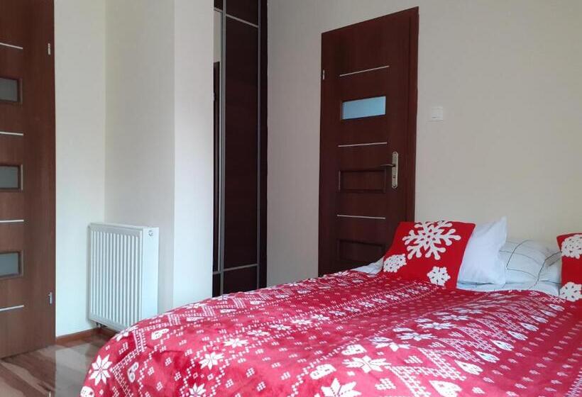 Quarto Estandar com Sacada, Noclegi Pod Dębem, Pulandia Brzózki