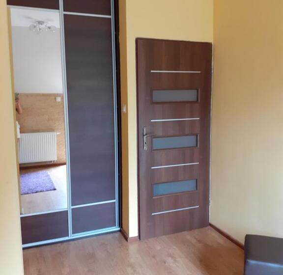 Quarto Estandar Vista Jardim, Noclegi Pod Dębem, Pulandia Brzózki