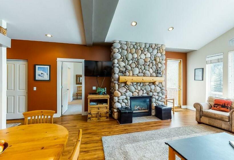 침실 3개 아파트, Wood River Condo