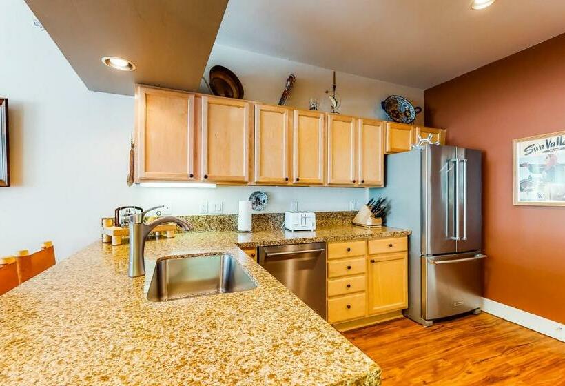 침실 3개 아파트, Wood River Condo