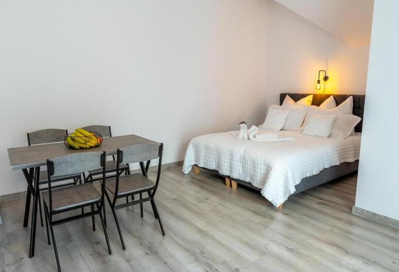 Apartamento 1 Dormitório com Sacada, Dolina Dunajca