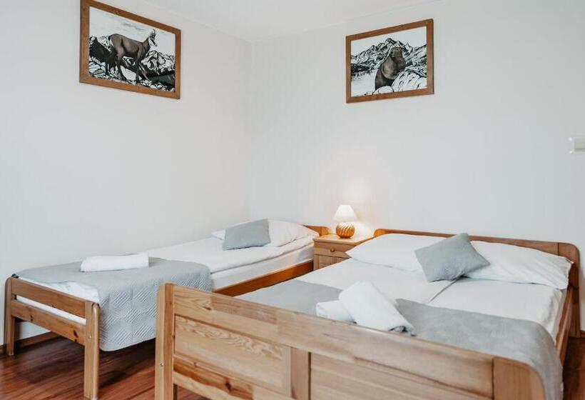 Quarto Triplo Estandar com Sacada, Willa Ostoja