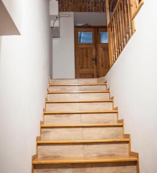 سوئیت با وان آب گرم, Underground Jacuzzi Rooms
