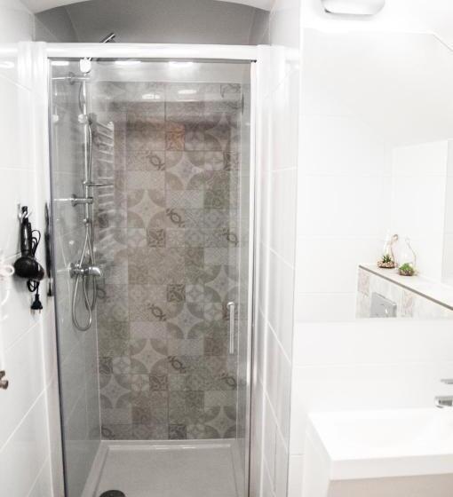 سوئیت با وان آب گرم, Underground Jacuzzi Rooms