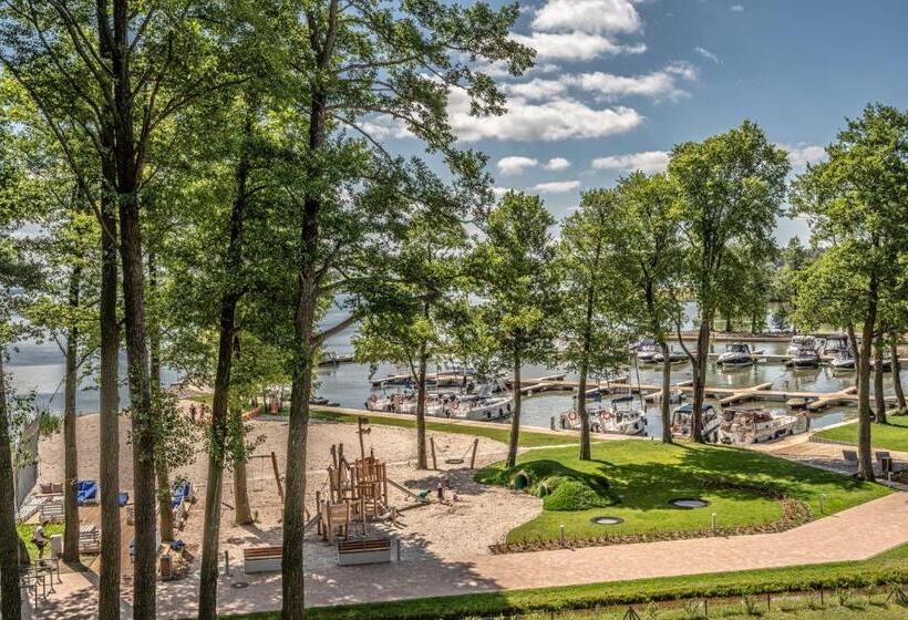 1 Bedroom Apartment Lake View, Nautica Resort