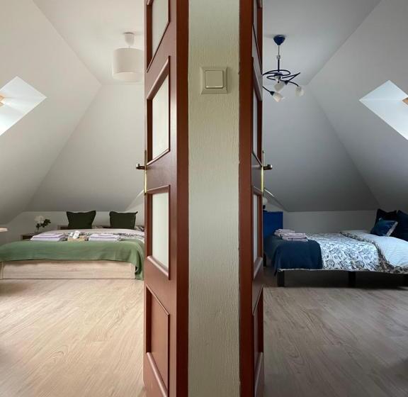 اتاق استاندارد با سرویس بهداشتی مشترک, Apartamenty Zaczarowany Ogród