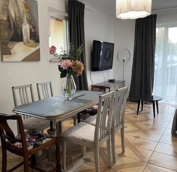اتاق استاندارد با سرویس بهداشتی مشترک, Apartamenty Zaczarowany Ogród