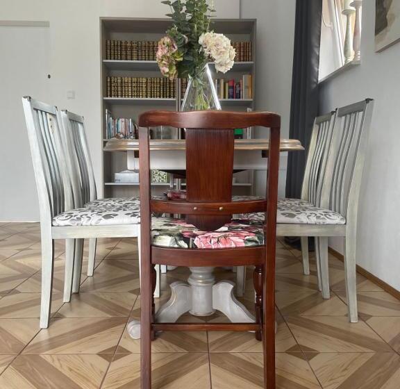 اتاق استاندارد با سرویس بهداشتی مشترک, Apartamenty Zaczarowany Ogród