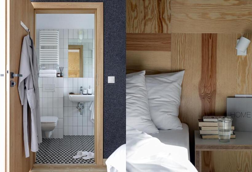 اتاق استاندارد چهارنفره با بالکن, Dom Góry Las   Kameralny Pensjonat W Centrum Karpacza Dla Gości Dorosłych Od 13 Roku życia, Catering