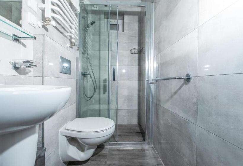 Семейный Номер, Ośrodek Kolonijno Wczasowy Mewa   Przy Plaży Z Basenem Z Podgrzewaną Wodą I Mini Spa