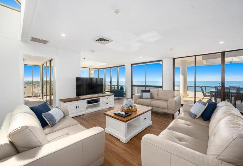1 Bedroom Penthouse Apartment, Pacific Towers Beach Resort