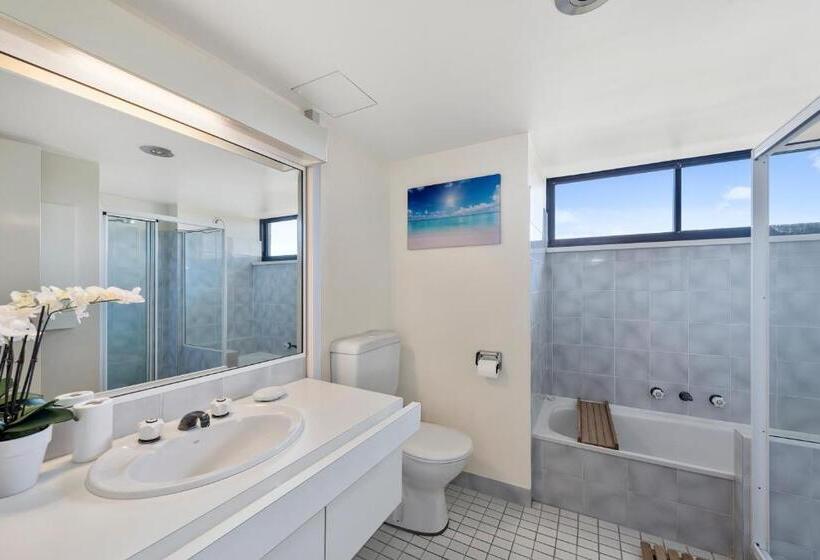 2 Bedroom Premium Apartment Sea View, Pacific Towers Beach Resort